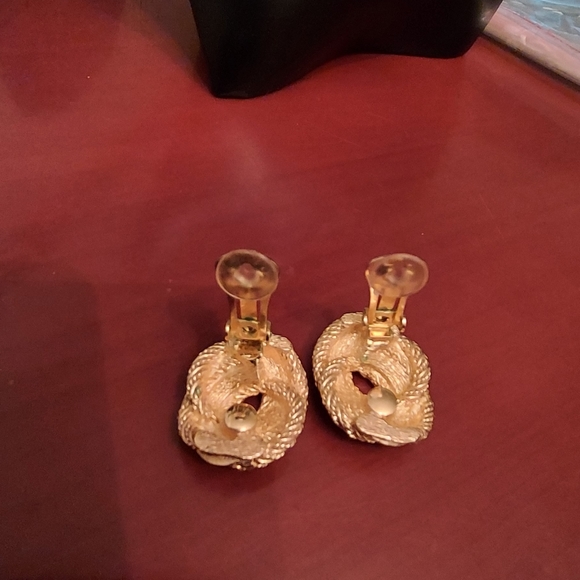 Dior vintage clip on earrings - Picture 6 of 8